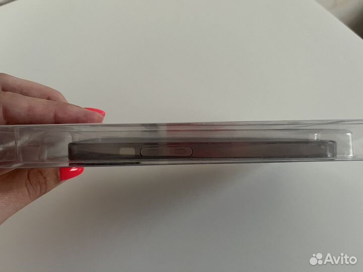 Чехол на iPhone 13 новый