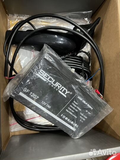 Эхолот Striker vivid 4CV с датчиком GT20 и АКБ 12V