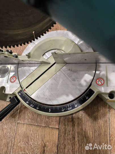 Торцовочная пила Makita ls 1040