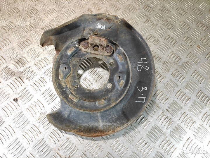 Щит опорный Nissan Teana j32