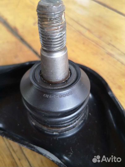 Верхние рычаги Toyota Hilux 7 Vigo до 2015г