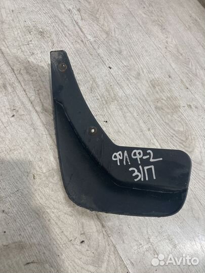 Брызговик задний Renault fluence Прав