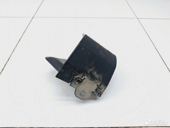 Накладка переднего крыла правого Toyota Highlande