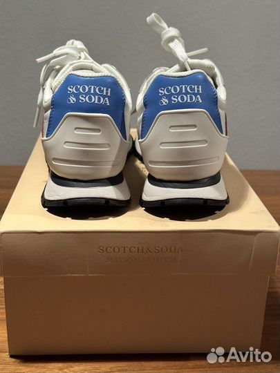 Женские кроссовки из натуральной кожи