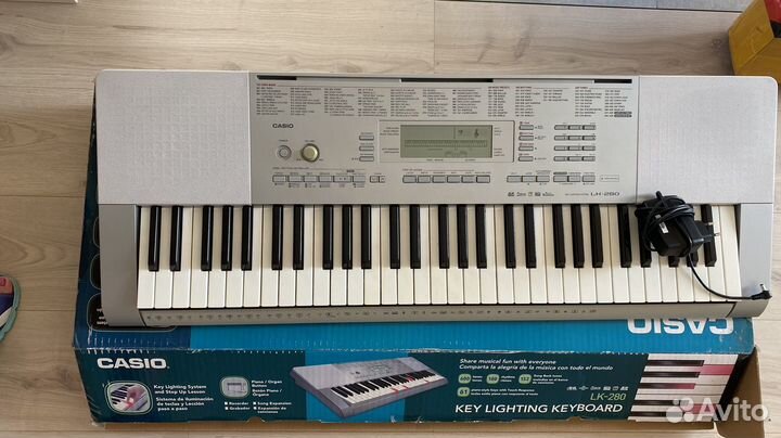 Синтезатор Lk280