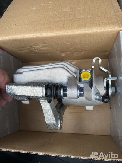 Суппорт правый задний шкода октавия тур