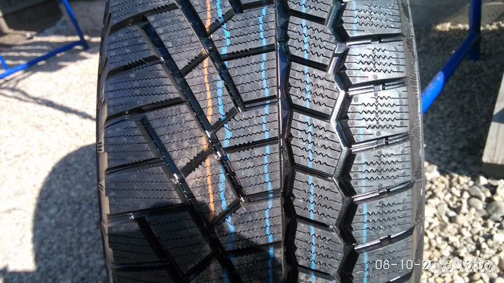 Gislaved Soft Frost 200 215/60 R16 130