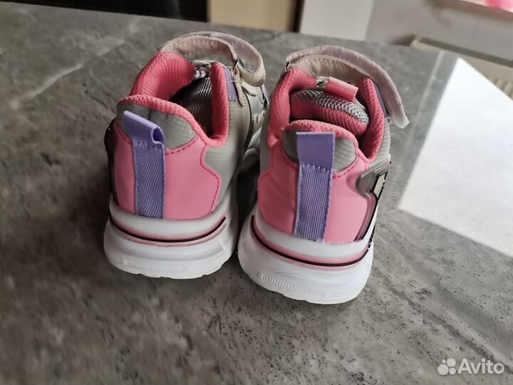 Кроссовки для девочки