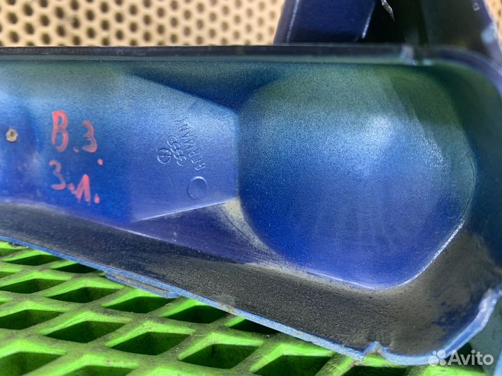 Кронштейн замка сидения з. л. Volkswagen Passat b3