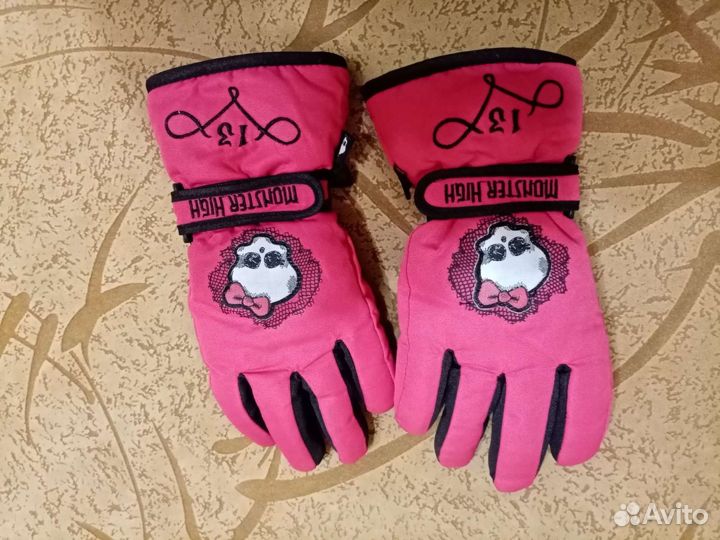 Новые перчатки для девочки утеплённые Monster High