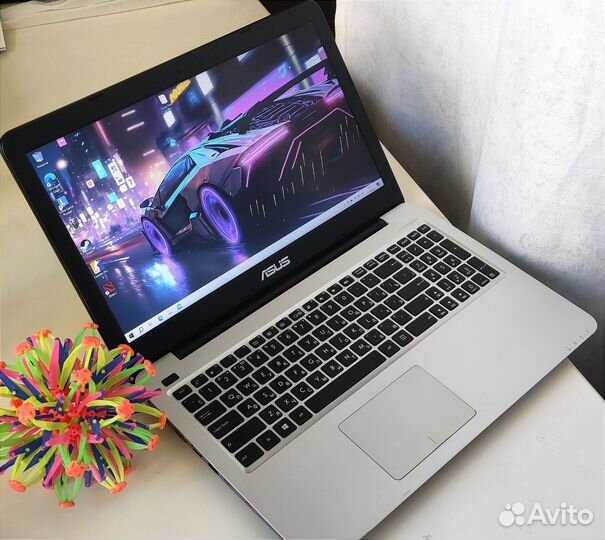 Ноутбук asus/4 ядра /как новый