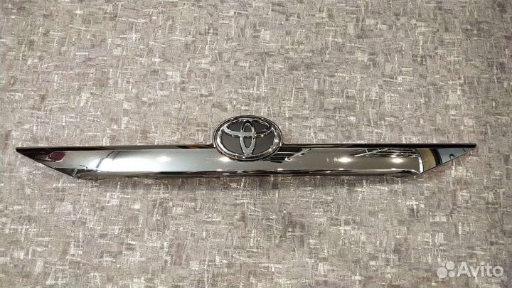 Накладка багажника Камри 50 под камеру и автооткры