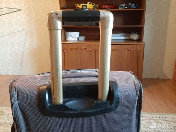 Чемодан на колесах бу