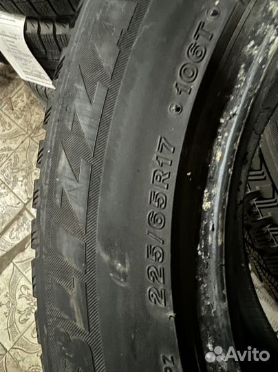 Bridgestone Blizzak Spike-01 225/65 R17 106T