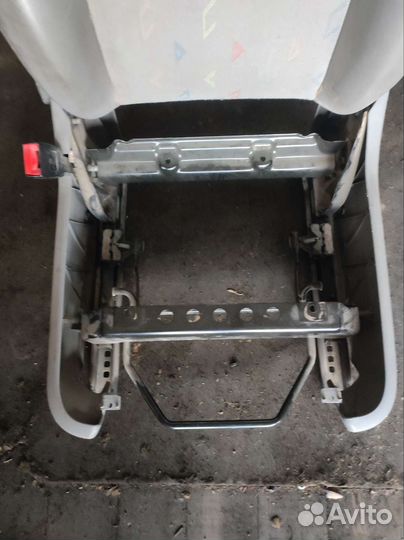 Сиденье водительское Volkswagen T5