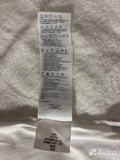 Футболка Levi's