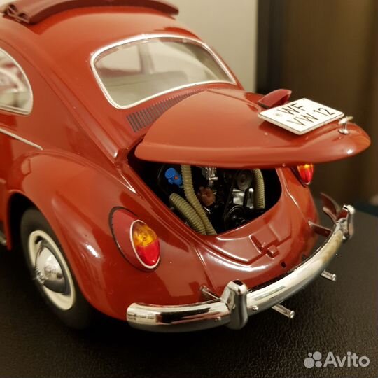 Модель авто Volkswagen Beetle 1/18