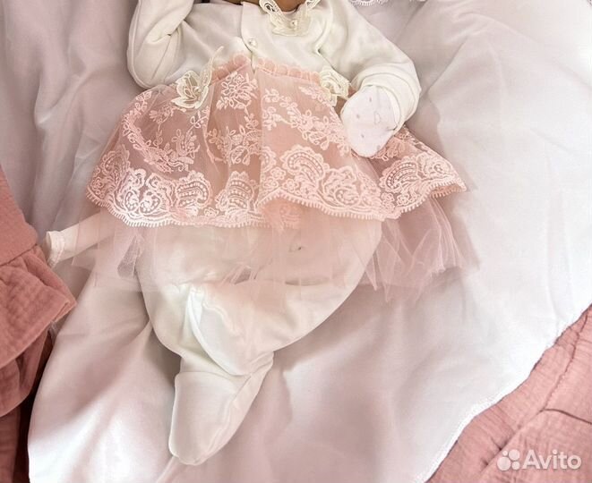 Комплект на выписку для девочки