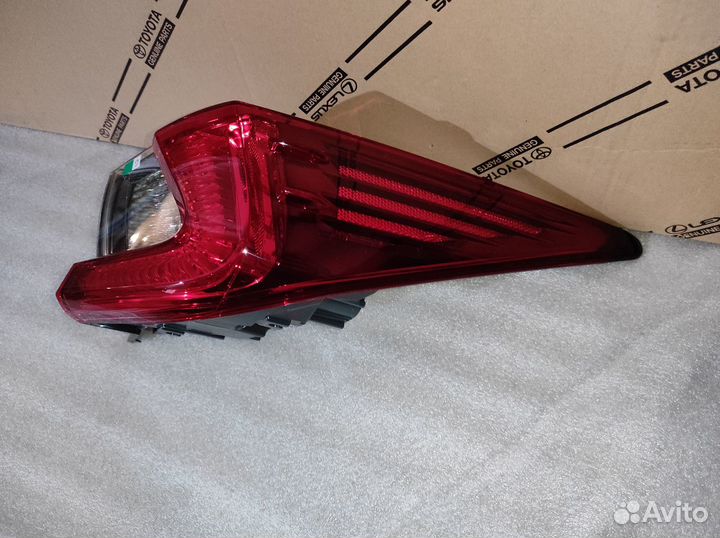 Фонарь правый Lexus RC