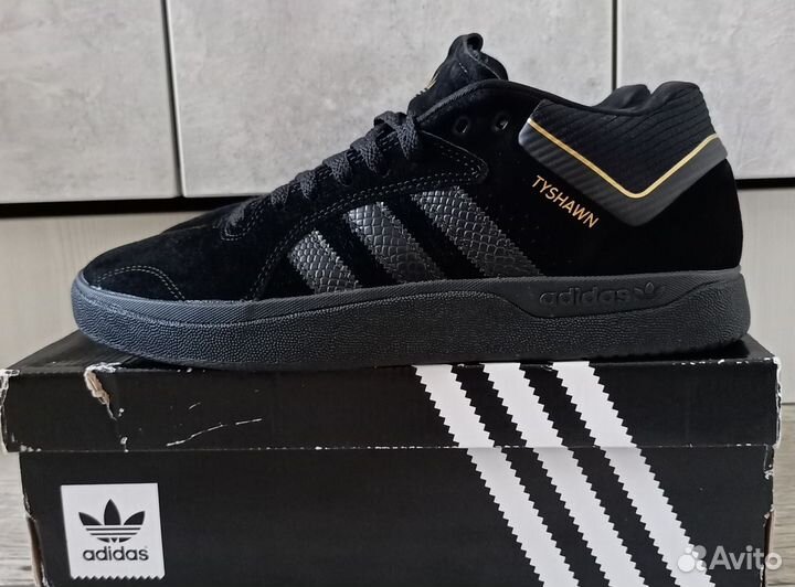 Кроссовки Adidas Tyshawn, UK 9,5-42 RU