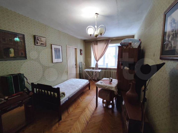 3-к. квартира, 54 м², 1/4 эт.