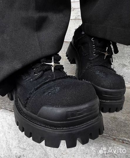 Ботинки balenciaga combat strike type