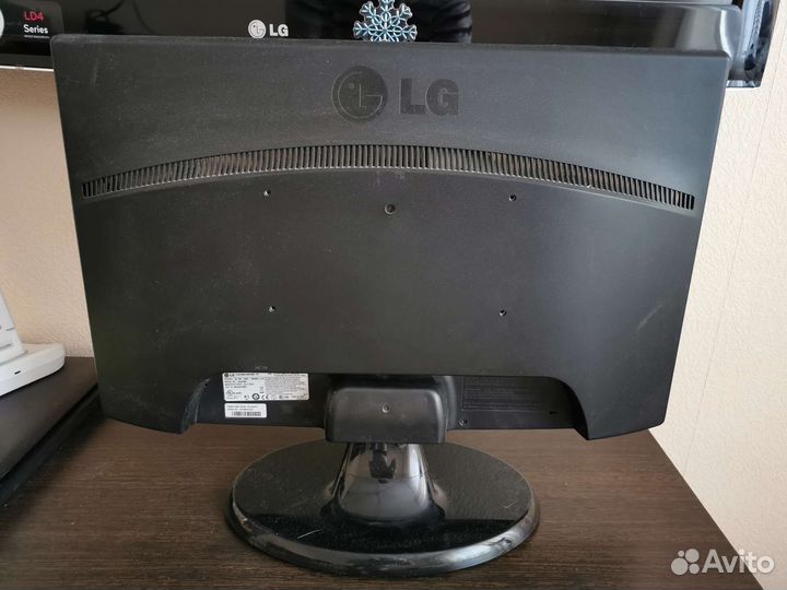 Монитор LG 2443s