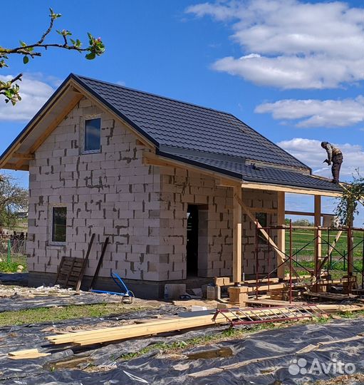 Бригада строителей