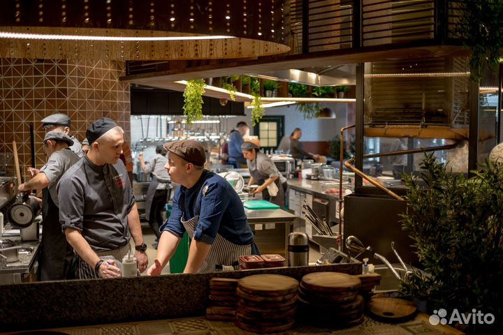 Повар-пицеол в ресторан Перчини ТЦ Мега