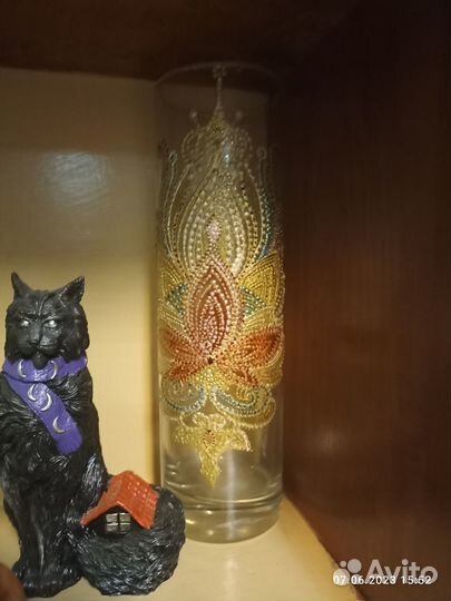 Продается ваза с витражной росписью