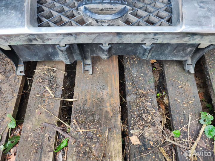 Решётка радиатора Nissan Armada