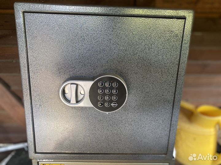 Шкаф металлический сейф