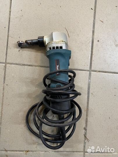 Makita JN1601 ножницы по металлу
