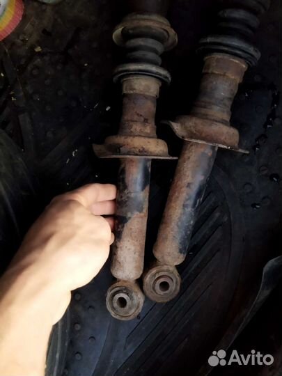 Стойки задние primera p11