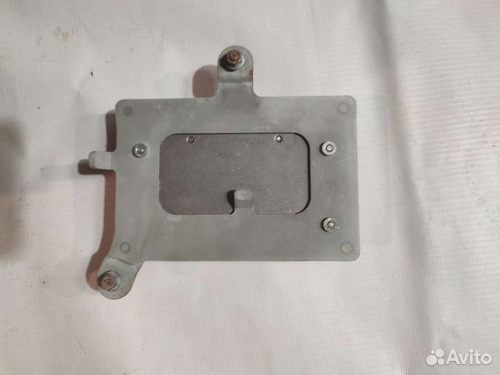 Антенный усилитель Mercedes S550 W221