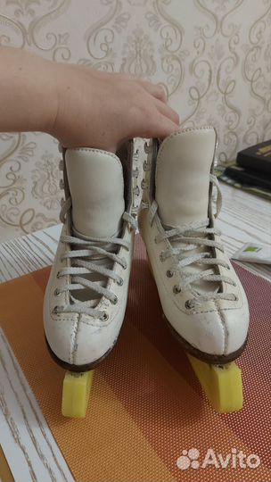 Коньки фигурные wifa 28LL