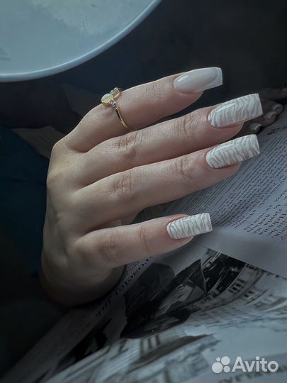 Мастер маникюра, наращивание ногтей