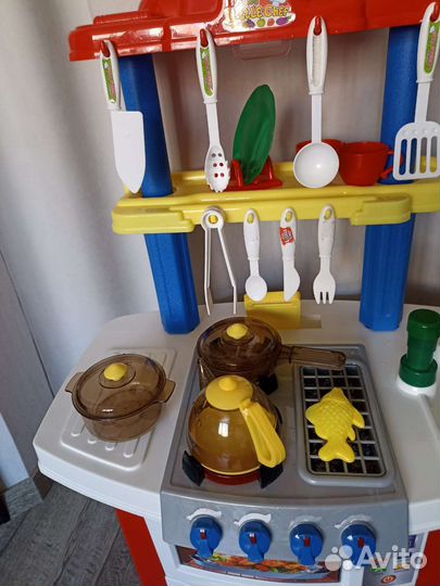 Детская игровая кухня с коробкой