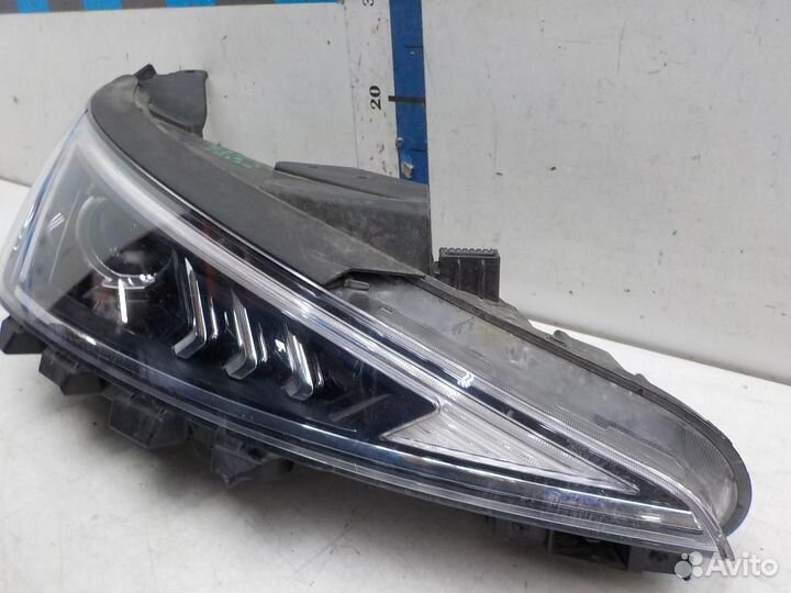 Фара правая Hyundai Avante