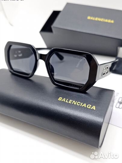 Солнцезащитные очки Balenciaga