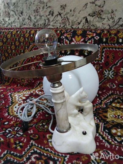 Мраморная настольная лампа с белкой, СССР