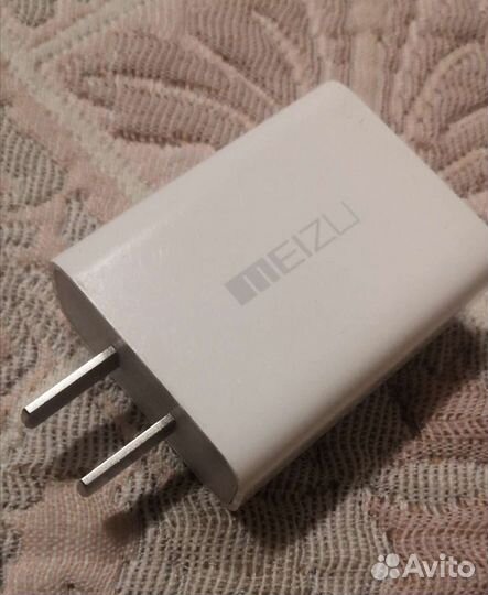 Зарядное устройство Meizu с адаптером для розетки