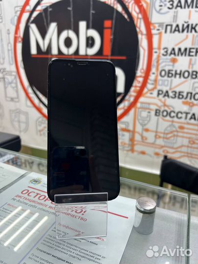 iPhone 12, 64 ГБ