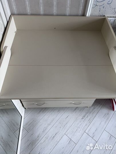 Пеленальный столик на Комоде