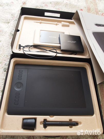 Графический планшет wacom Intuos Pro M (PTH-651)