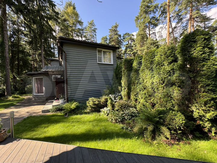 Коттедж 200 м² на участке 10 сот.