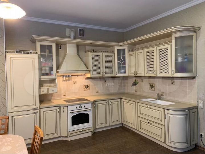 Дом 271 м² на участке 15,5 сот.