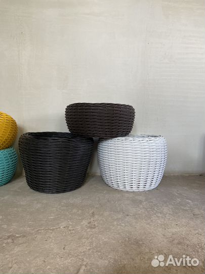 Кашпо из искусственного ротанга