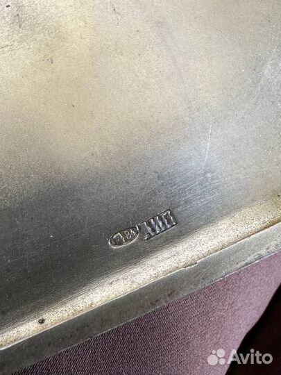 Портсигар с изображением избы и растительным