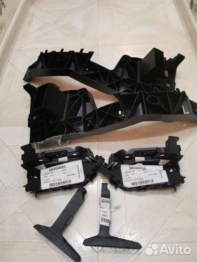 Audi Q8 Кронштейн фары Кронштейн бампера